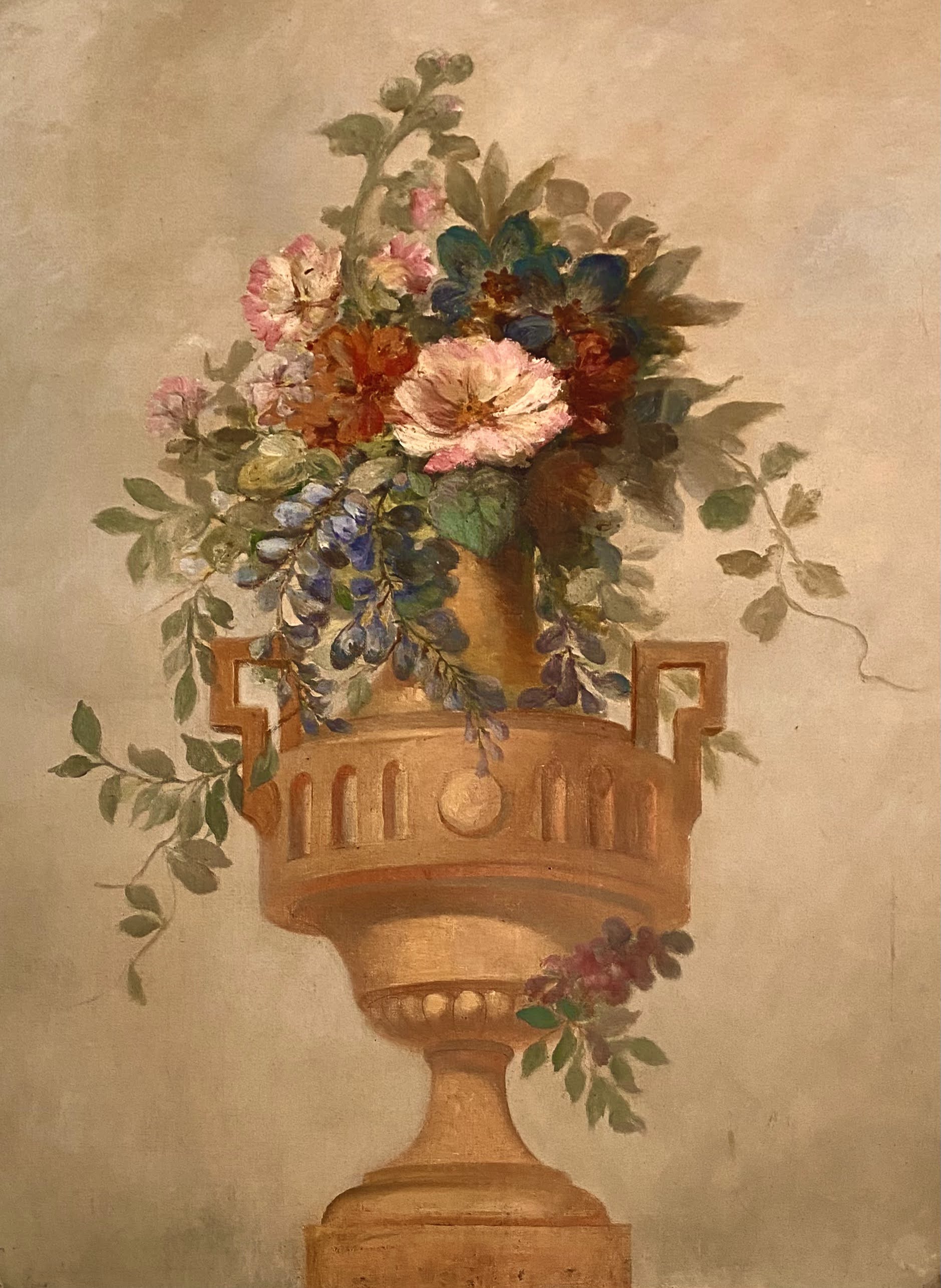 Château de Condé - Vases à l'antique au bouquet de fleurs