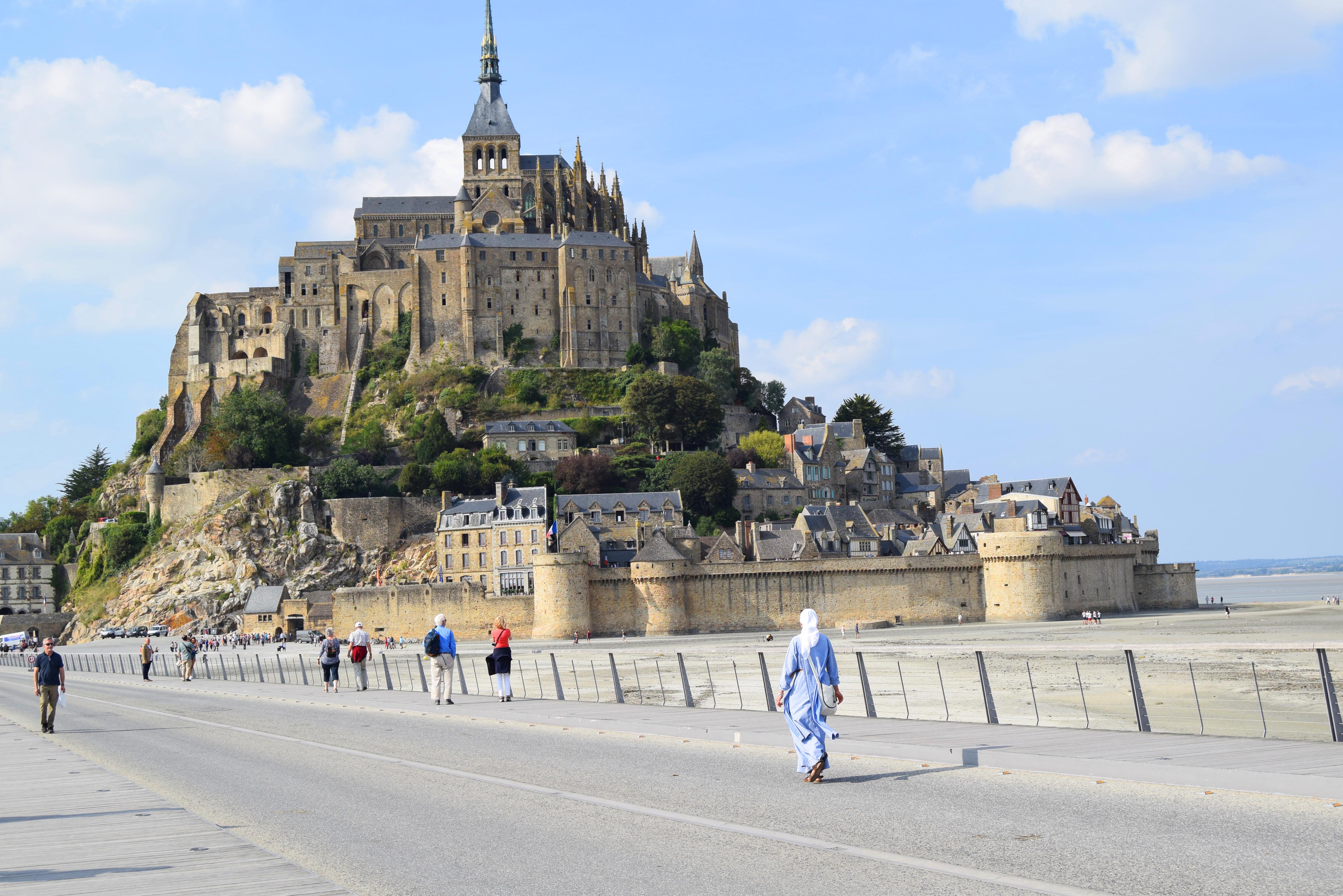 Mont Saint Michel - Gravure XXIéme siècle, réalisée par les Soeurs de la Fraternité Monastique de Jérusalem