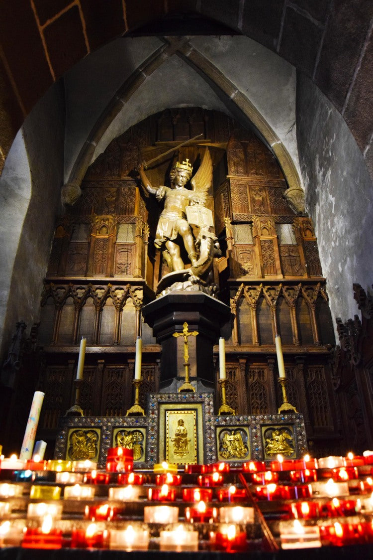 Mont Saint Michel - Gravure XXIéme siècle, réalisée par les Soeurs de la Fraternité Monastique de Jérusalem