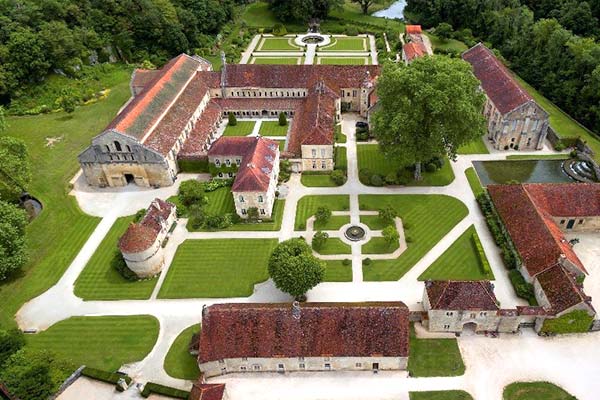 Abbaye de Fontenay - Carreau aux sangliers XII eme siecle